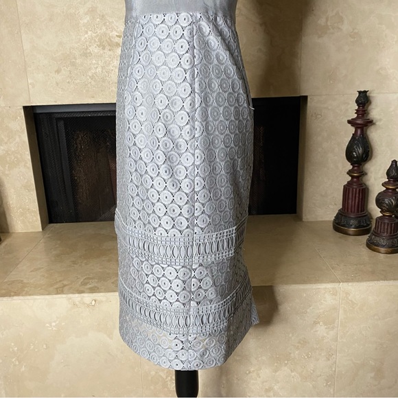 Antonio Melani Grey Eyelet lace overlay mid length sleeveless dress Size 2 - Picture 9 of 16